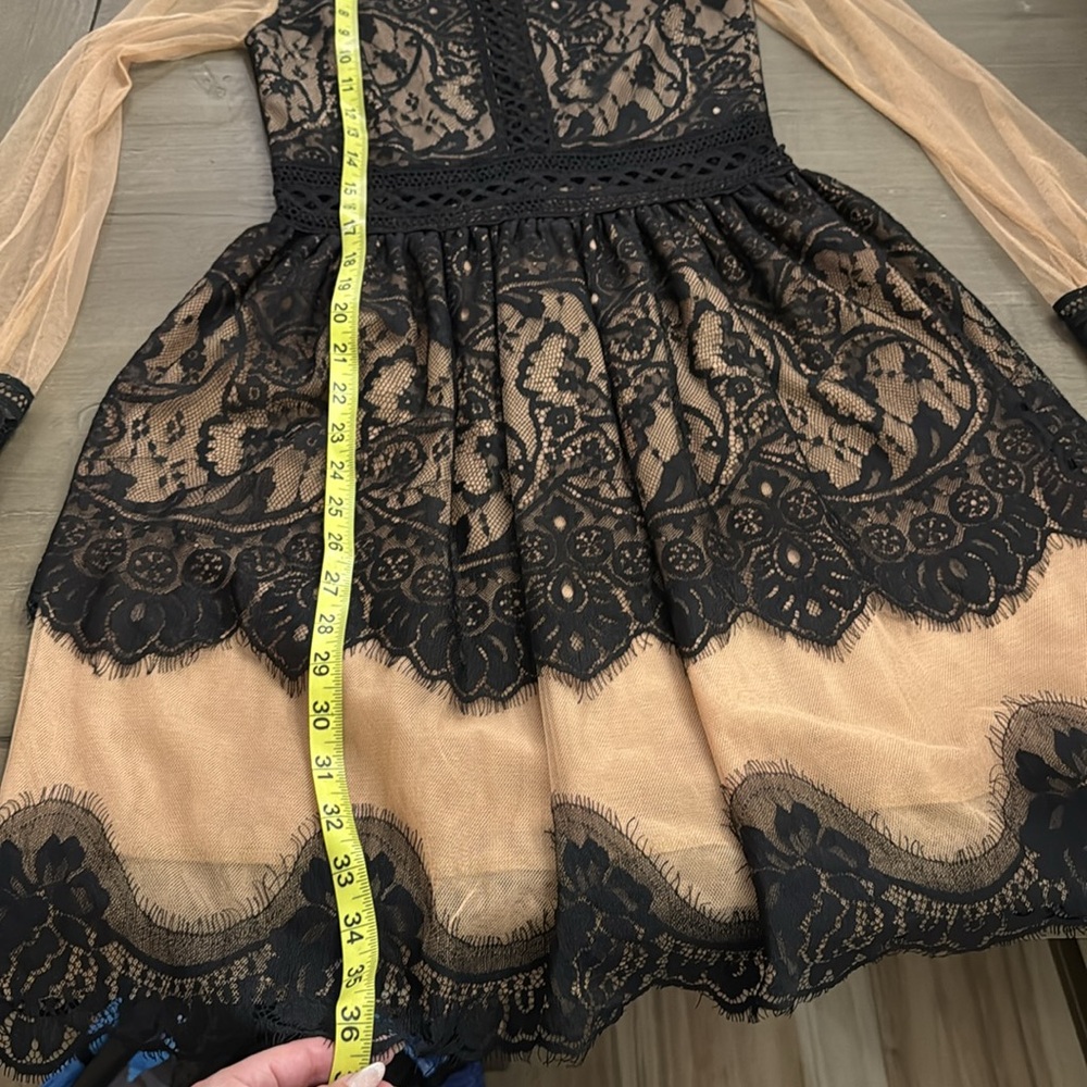 Endless Rose Embroidered Lace Dress NWOT - Picture 9 of 9